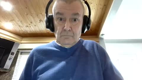 mike26051 online show from 11-19-25, 01:22