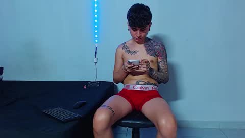 Mike IMDEPENDIENT MODEL online show from 10-05-25, 03:32