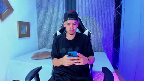 Mike 0233 online show from 01-11-26, 05:45