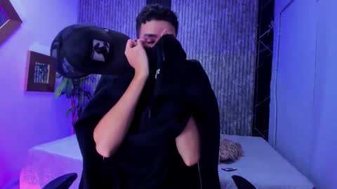 Mike 0233 online show from 02-06-26, 04:06