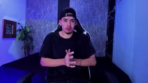 Mike 0233 online show from 02-08-26, 04:38