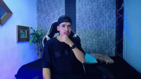 Mike 0233 online show from 02-10-26, 04:38