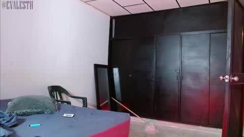 mike_d1030 online show from 02-13-25, 05:26