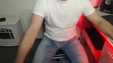 Snapshot of mike_master30 chatting on 12-08-24, 02:09 MikeMaster online show from 12-08-24, 02:09