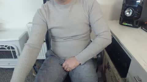 Snapshot of mike_master30 chatting on 02-07-25, 08:11 MikeMaster online show from 02-07-25, 08:11