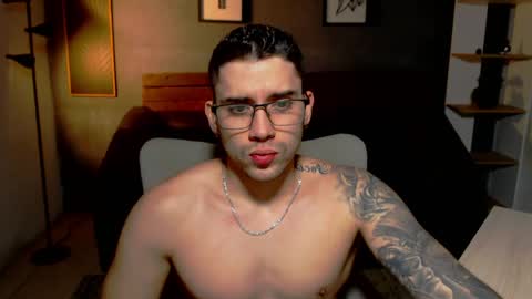 Snapshot of mike_montoya chatting on 04-26-26, 03:37 Mike Montoya online show from 04-26-26, 03:37