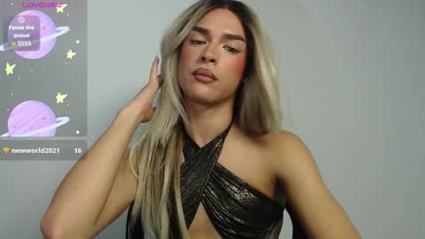 Snapshot of mike_nour chatting on 12-22-25, 12:18 IM MIKE online show from 12-22-25, 12:18