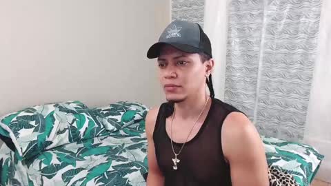Enrique Rolly online show from 12-19-24, 03:40