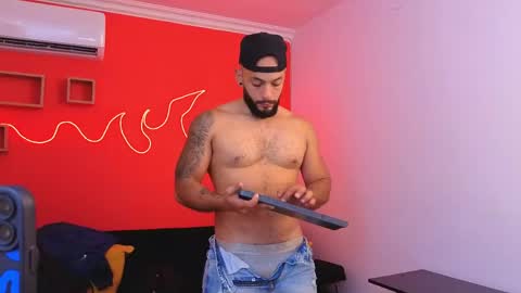 Snapshot of mike_savage3 chatting on 04-19-26, 01:27 Mike online show from 04-19-26, 01:27