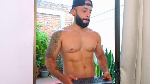 Snapshot of mike_savage3 chatting on 05-13-26, 12:13 Mike online show from 05-13-26, 12:13
