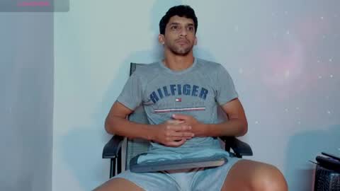 Snapshot of mike_shelby21 chatting on 07-12-26, 07:32 mike_shelby21 online show from 07-12-26, 07:32