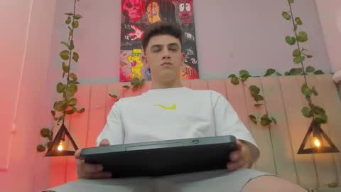 Snapshot of mikecooper_ chatting on 03-10-26, 05:12 Mike Cooper online show from 03-10-26, 05:12