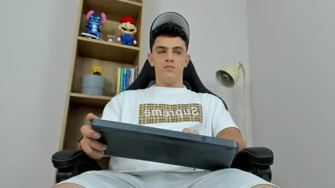 Snapshot of mikecooper_ chatting on 03-13-26, 11:33 Mike Cooper online show from 03-13-26, 11:33