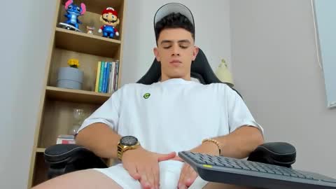 Snapshot of mikecooper_ chatting on 03-22-26, 01:53 Mike Cooper online show from 03-22-26, 01:53