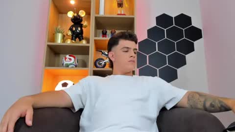 Snapshot of mikecooper_ chatting on 07-19-26, 05:00 Mike Cooper online show from 07-19-26, 05:00