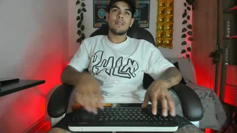 mikee_scooth online show from 01-08-25, 07:45