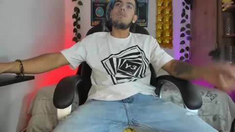 mikee_scooth online show from 02-05-25, 06:48