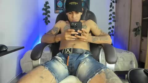 mikee_scooth online show from 02-17-25, 05:14