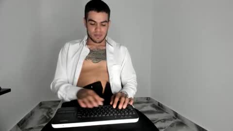 mikee_scooth online show from 11-08-25, 05:12