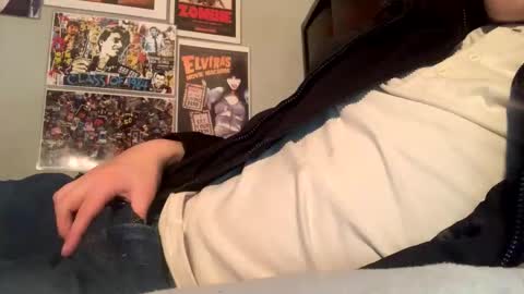 Snapshot of mikegild chatting on 01-12-26, 09:53 Mike online show from 01-12-26, 09:53