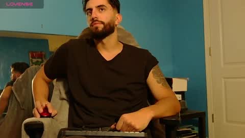 Snapshot of mikehawk1589 chatting on 12-30-24, 01:04 mikehawk1589 online show from 12-30-24, 01:04