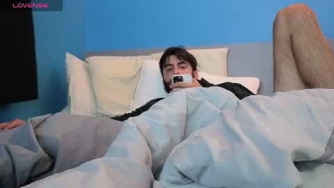 Snapshot of mikehawk1589 chatting on 10-15-25, 08:36 mikehawk1589 online show from 10-15-25, 08:36