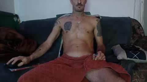 Snapshot of mikesexyslim chatting on 11-26-25, 01:17 mikesexyslim online show from 11-26-25, 01:17
