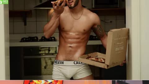 Snapshot of mikethomson01 chatting on 12-04-24, 09:35 Mike online show from 12-04-24, 09:35