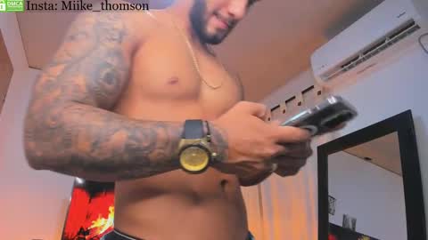 Snapshot of mikethomson01 chatting on 12-06-24, 01:18 Mike online show from 12-06-24, 01:18