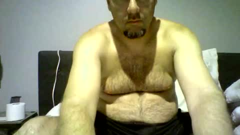 Snapshot of mikevil0269 chatting on 06-08-26, 11:32 mikevil0269 online show from 06-08-26, 11:32