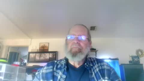 mikeyd1a online show from 01-10-26, 05:04