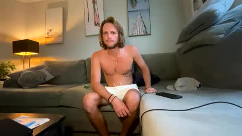 mikeywhite123 online show from 09-28-25, 10:48