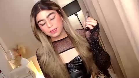 Theresa Luna online show from 10-21-25, 05:35