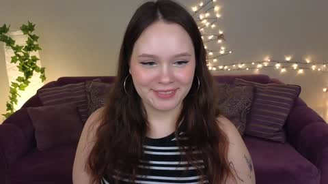 Snapshot of miki_miki_cutie chatting on 12-17-24, 04:53 Mikki online show from 12-17-24, 04:53
