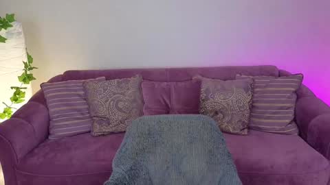 Snapshot of miki_miki_cutie chatting on 01-14-25, 04:40 Mikki online show from 01-14-25, 04:40