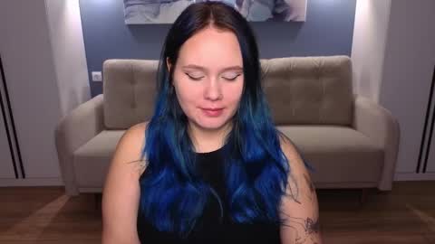 Snapshot of miki_miki_cutie chatting on 09-14-25, 10:25 Mikki online show from 09-14-25, 10:25