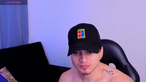 Snapshot of mikke_love chatting on 02-13-26, 02:02 MIKKE online show from 02-13-26, 02:02