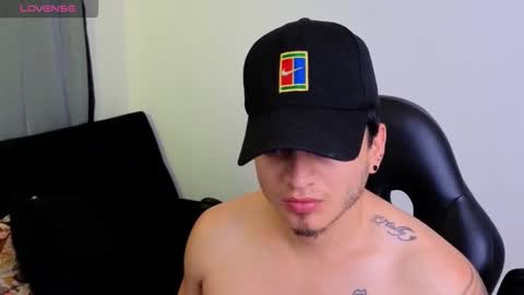 Snapshot of mikke_love chatting on 02-21-26, 02:18 MIKKE online show from 02-21-26, 02:18