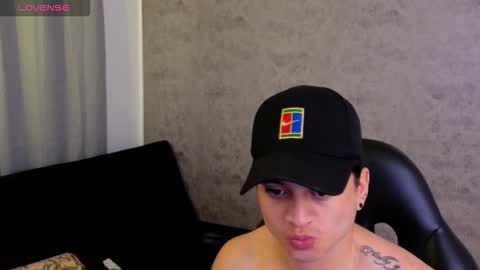 Snapshot of mikke_love chatting on 02-27-26, 02:39 MIKKE online show from 02-27-26, 02:39