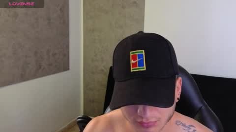 Snapshot of mikke_love chatting on 03-20-26, 03:28 MIKKE online show from 03-20-26, 03:28