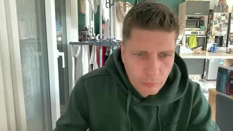 miklp8463 online show from 04-22-26, 08:06