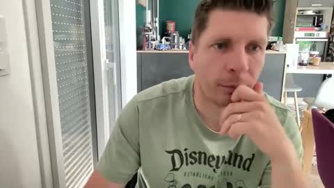 miklp8463 online show from 06-09-26, 08:04
