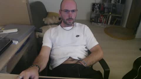 mikmik91 online show from 11-19-25, 04:18