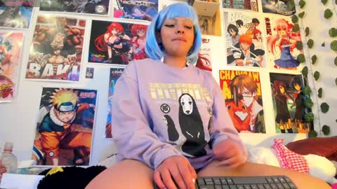   miku katsuragi  online show from 12-19-24, 09:18