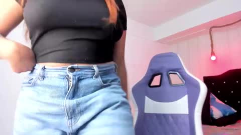 Snapshot of miku_katsuragi chatting on 10-25-25, 04:31 miku katsuragi online show from 10-25-25, 04:31