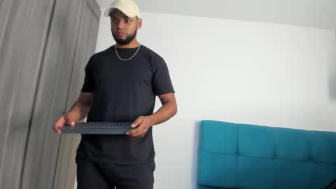 Snapshot of miky_xxx chatting on 10-06-25, 02:31 Miky online show from 10-06-25, 02:31