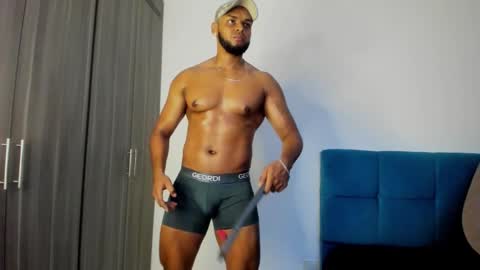 Snapshot of miky_xxx chatting on 10-18-25, 02:36 Miky online show from 10-18-25, 02:36