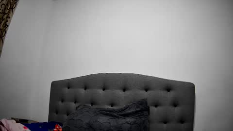 Snapshot of mikyloveu chatting on 12-12-24, 04:43 Mikyloveu online show from 12-12-24, 04:43