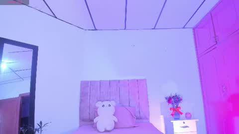 Snapshot of mila_1wood chatting on 07-25-26, 12:53 mila_1wood online show from 07-25-26, 12:53