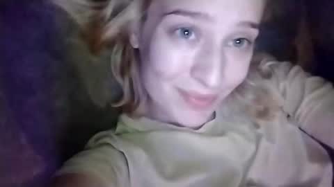 Snapshot of mila_420 chatting on 09-21-25, 04:30 Mila 420 online show from 09-21-25, 04:30